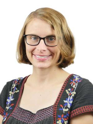 Elizabeth Dillenburg headshot